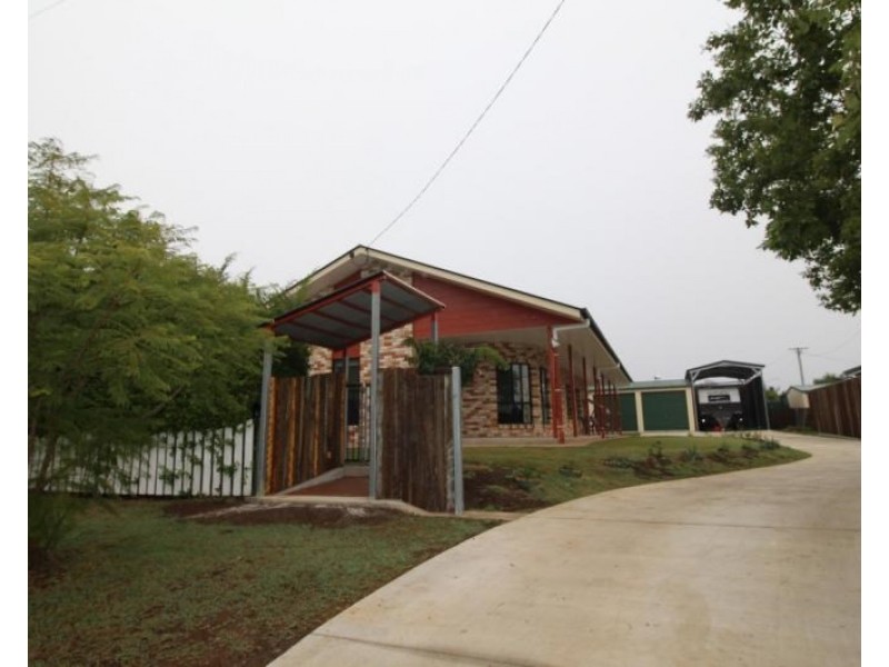 11 Steele Street, Pittsworth QLD 4356