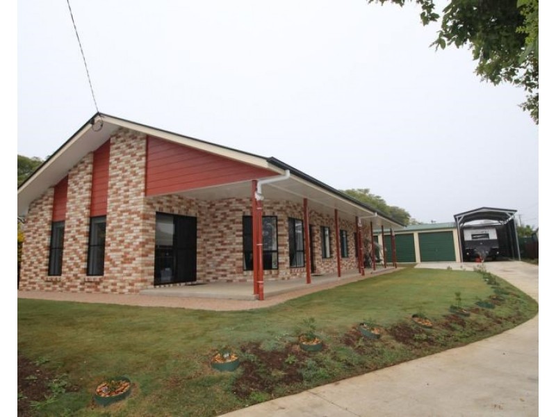 11 Steele Street, Pittsworth QLD 4356