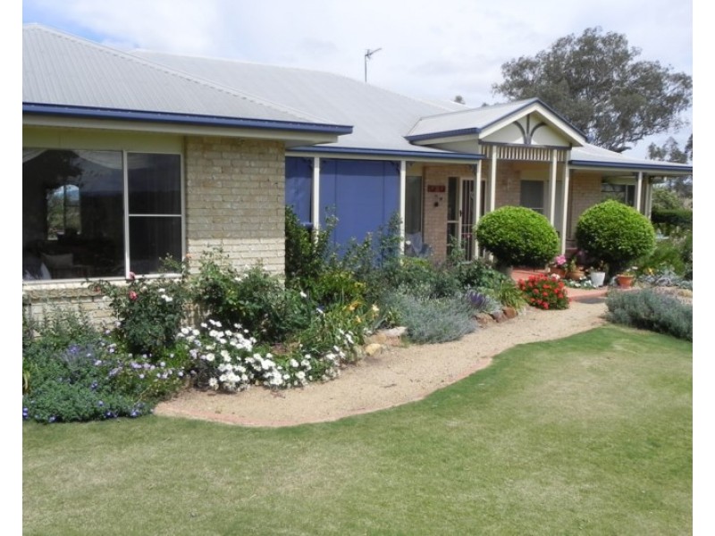 438 Berghofers Road, Athol QLD 4350