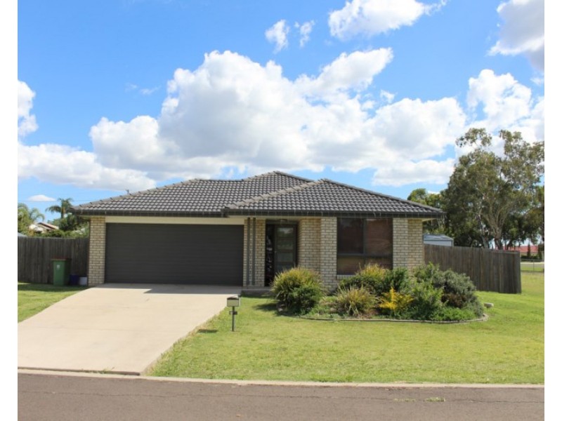 4 Stanley Close, Pittsworth QLD 4356