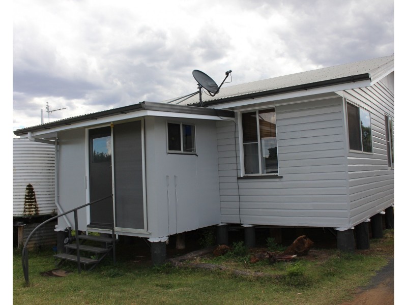 20 Well Street, Pittsworth QLD 4356