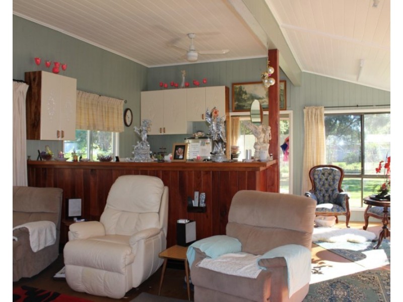 51 Hadley Street, Pittsworth QLD 4356