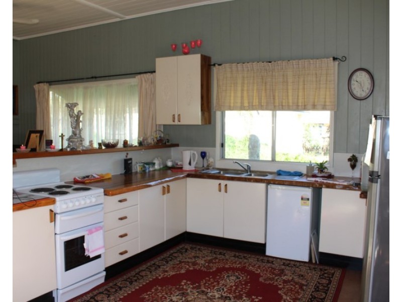51 Hadley Street, Pittsworth QLD 4356