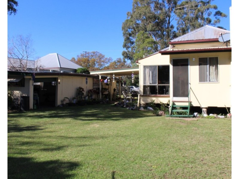 51 Hadley Street, Pittsworth QLD 4356