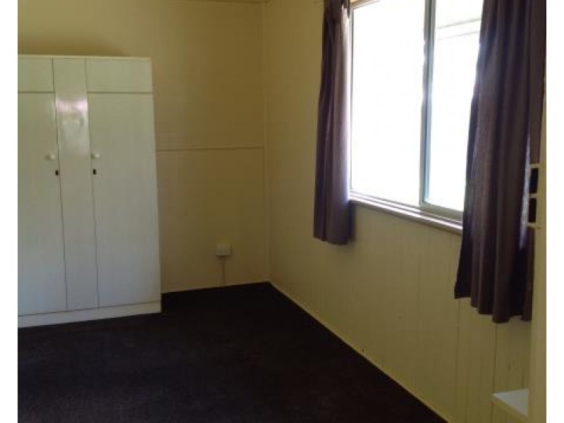 2/18 Albert Street, Millmerran QLD 4357