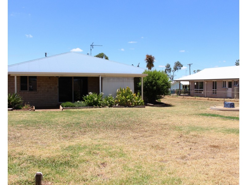 10 Frizzell, Southbrook QLD 4363