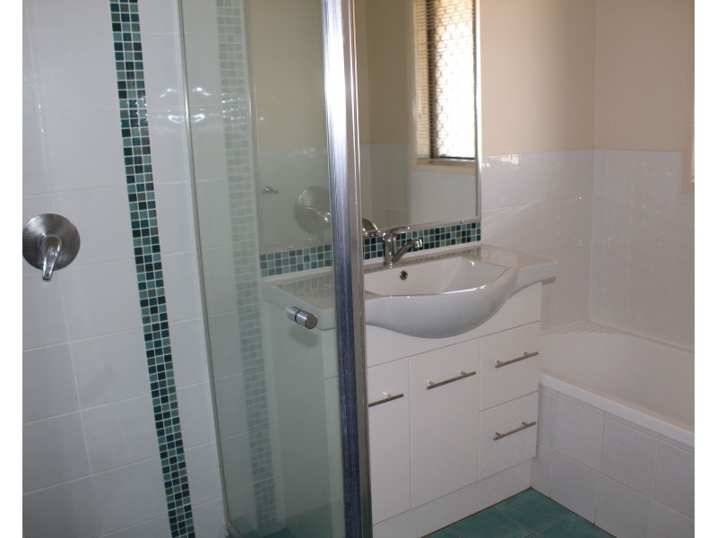 10 Frizzell, Southbrook QLD 4363