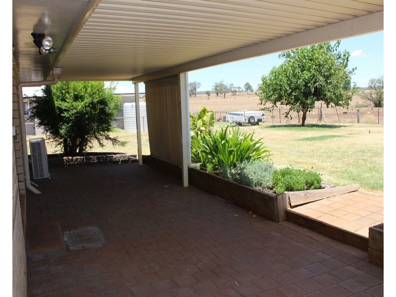 10 Frizzell, Southbrook QLD 4363