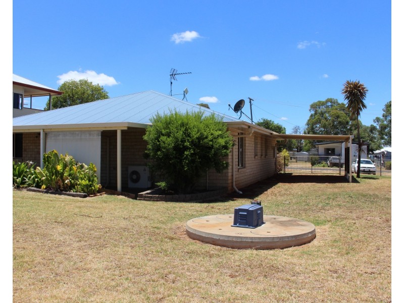 10 Frizzell, Southbrook QLD 4363
