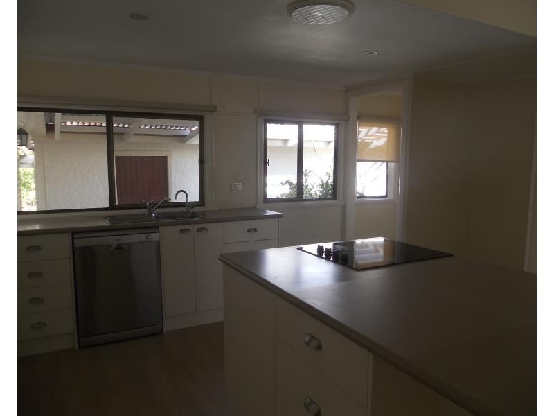 16 Murray Street, Pittsworth QLD 4356