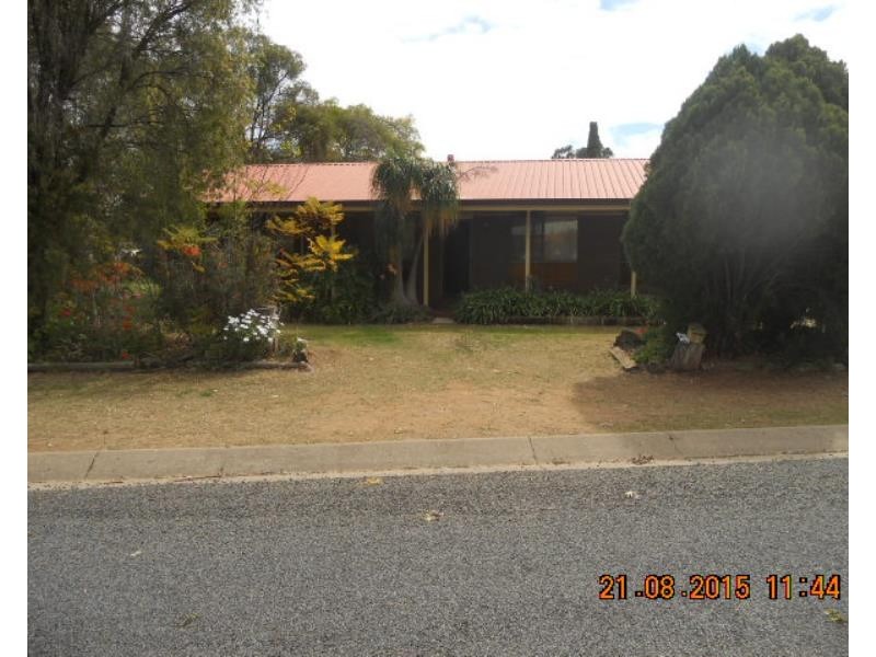 3 Cunningham Street, Pittsworth QLD 4356