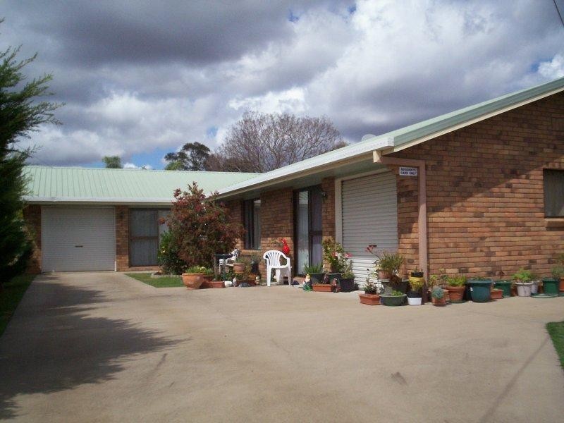 4/2 Denning Street, Pittsworth QLD 4356