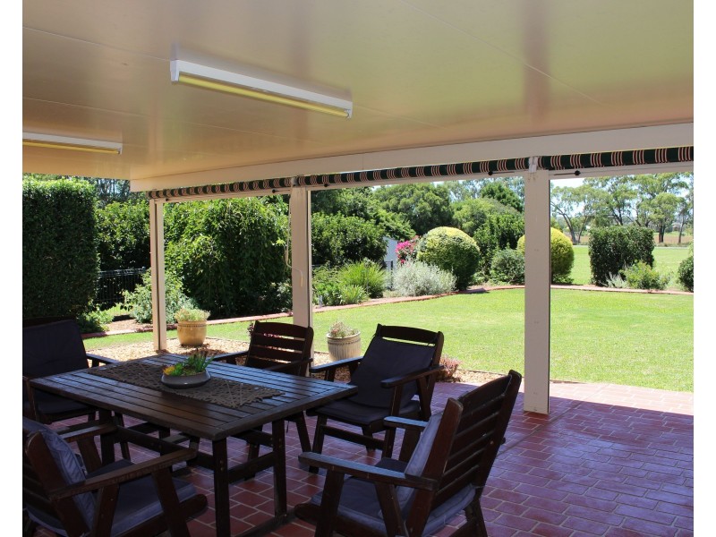 14 Fairway Drive, Pittsworth QLD 4356
