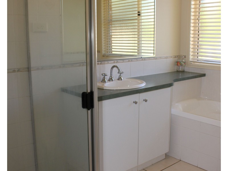 14 Fairway Drive, Pittsworth QLD 4356