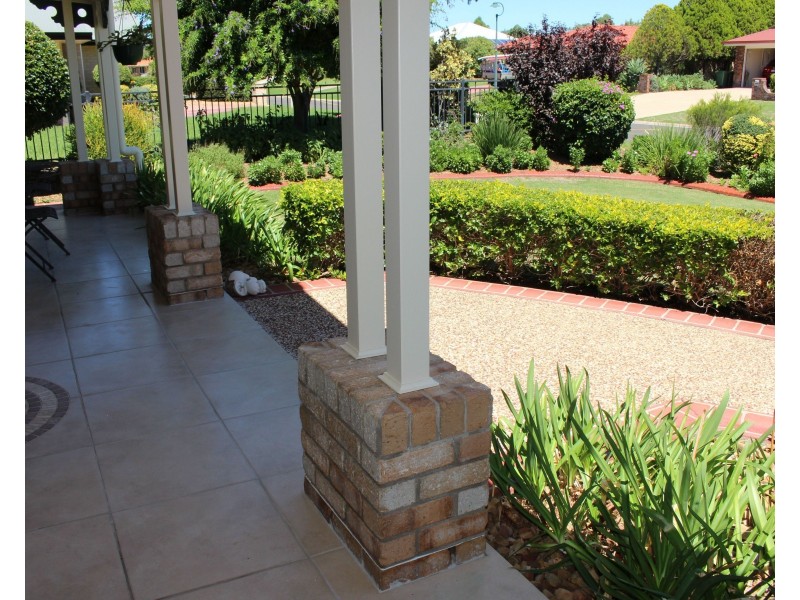 14 Fairway Drive, Pittsworth QLD 4356