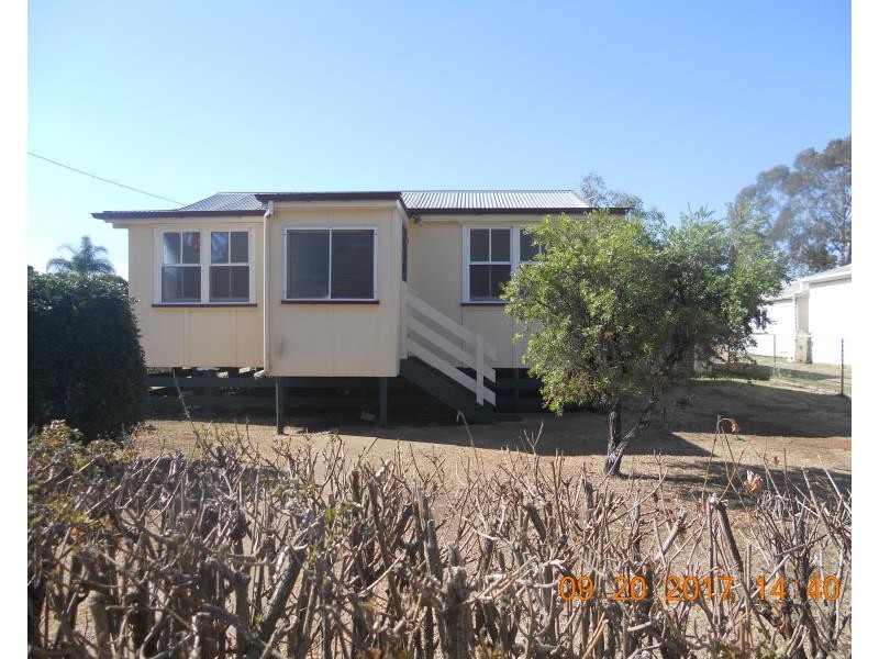 6 Hill Street, Pittsworth QLD 4356