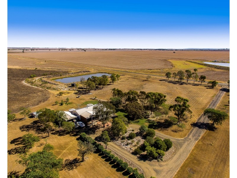 1040 Mann-Silo Road, Brookstead QLD 4364