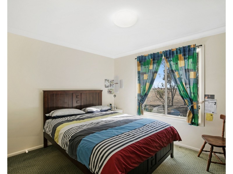 1040 Mann-Silo Road, Brookstead QLD 4364