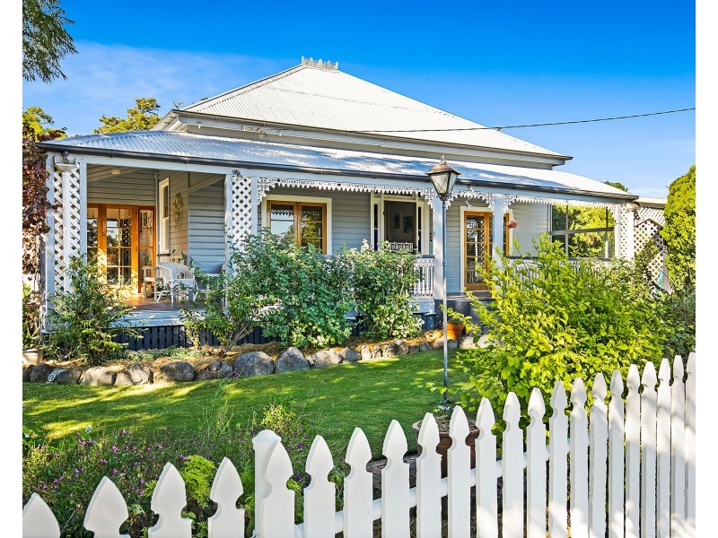 32 Railway Street, Pittsworth QLD 4356