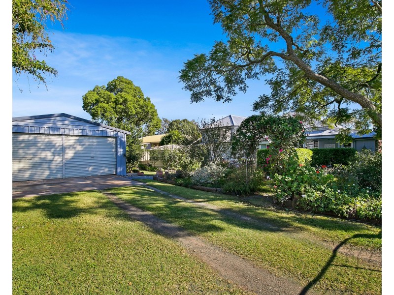 32 Railway Street, Pittsworth QLD 4356