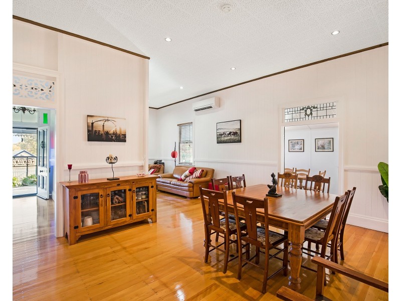 32 Railway Street, Pittsworth QLD 4356