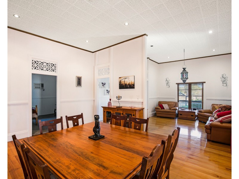 32 Railway Street, Pittsworth QLD 4356
