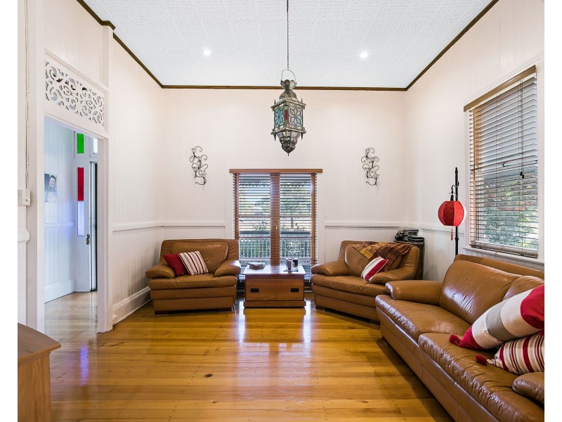 32 Railway Street, Pittsworth QLD 4356