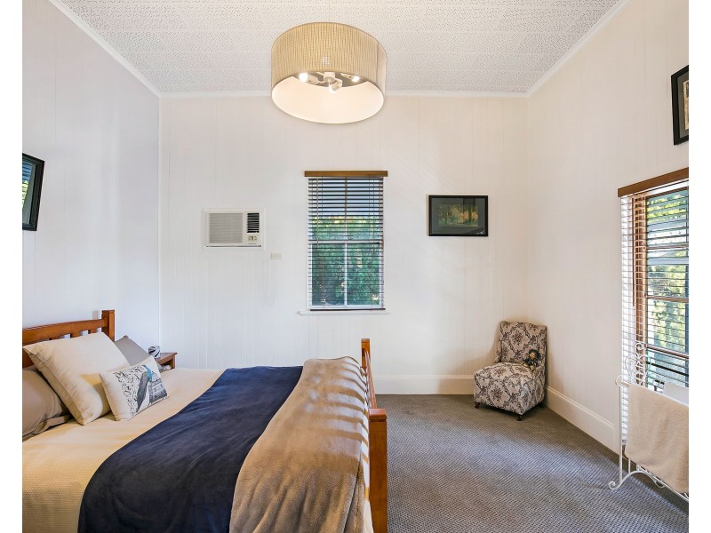 32 Railway Street, Pittsworth QLD 4356