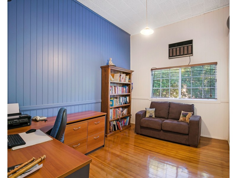 32 Railway Street, Pittsworth QLD 4356