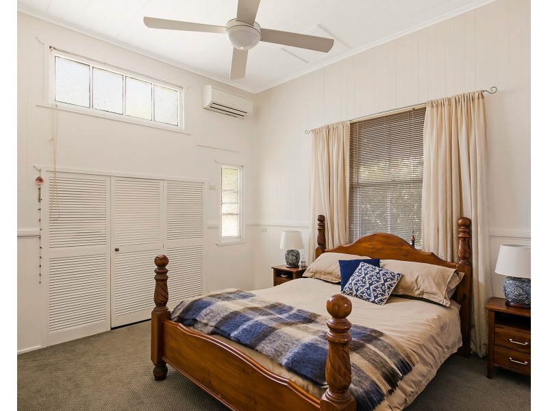 32 Railway Street, Pittsworth QLD 4356