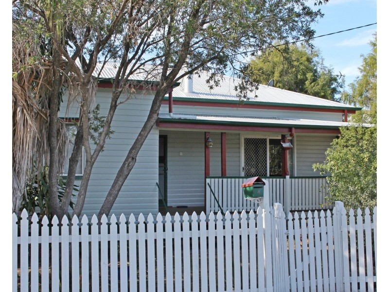 4 Curtis Street, Millmerran QLD 4357