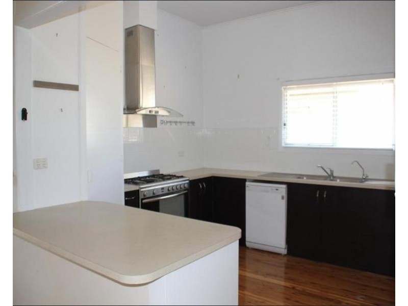 4 Curtis Street, Millmerran QLD 4357