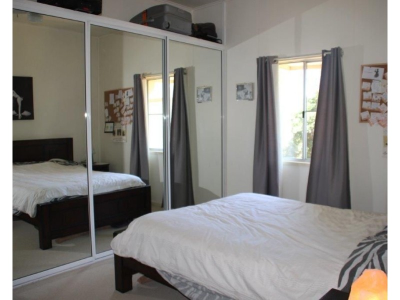 4 Curtis Street, Millmerran QLD 4357