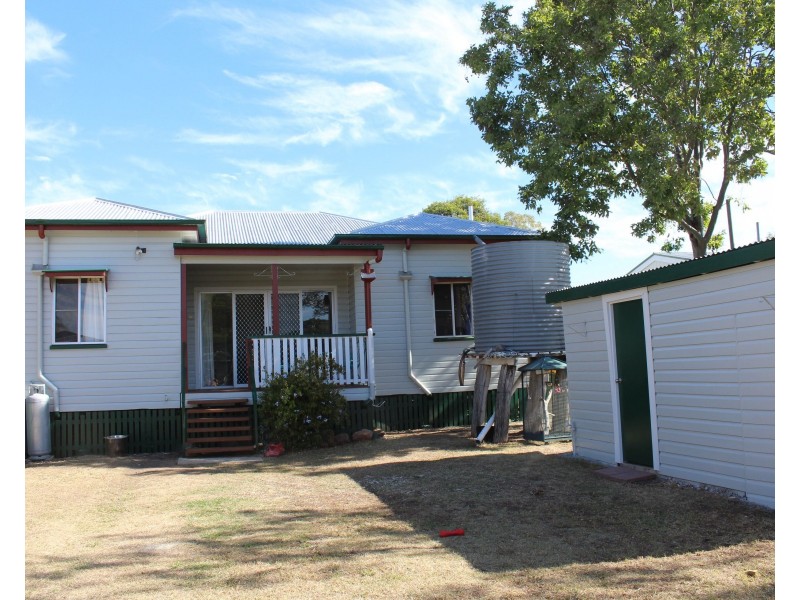 4 Curtis Street, Millmerran QLD 4357