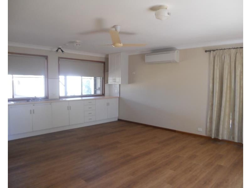 35 John Street, Southbrook QLD 4363