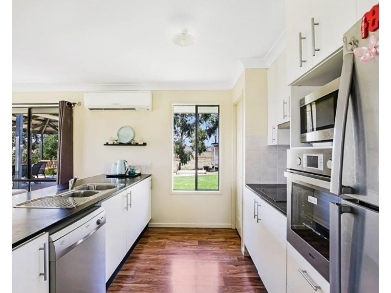 235 Oakey Crosshill Road, Oakey QLD 4401