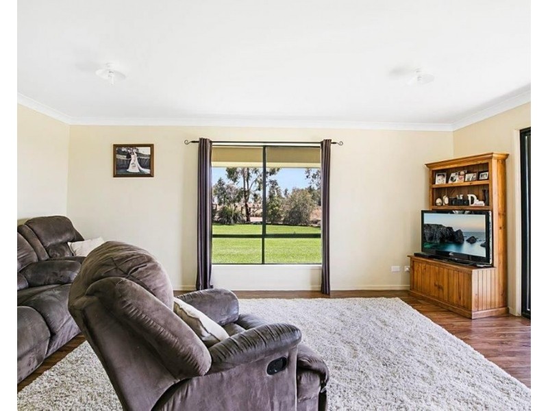 235 Oakey Crosshill Road, Oakey QLD 4401