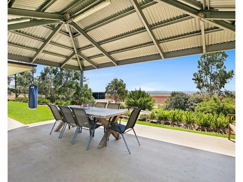 235 Oakey Crosshill Road, Oakey QLD 4401