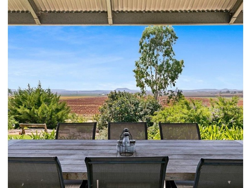 235 Oakey Crosshill Road, Oakey QLD 4401