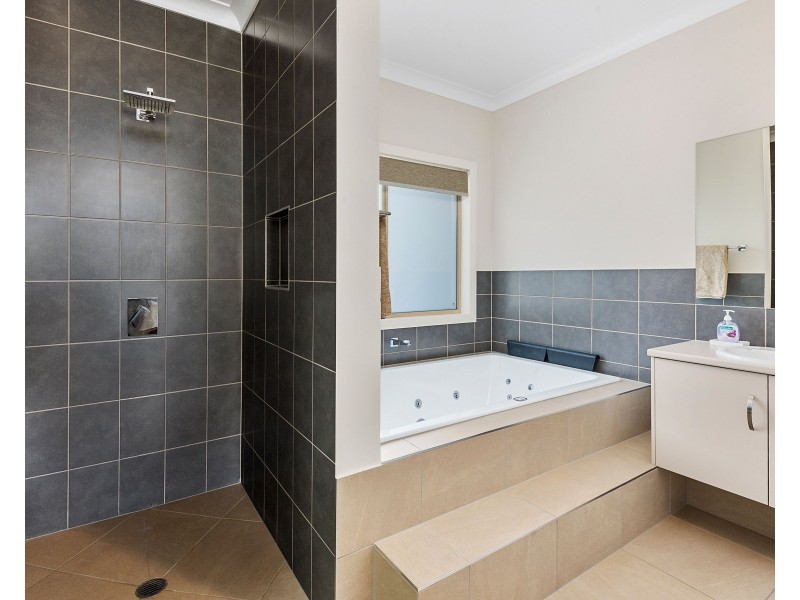 127 Hill Street, Pittsworth QLD 4356
