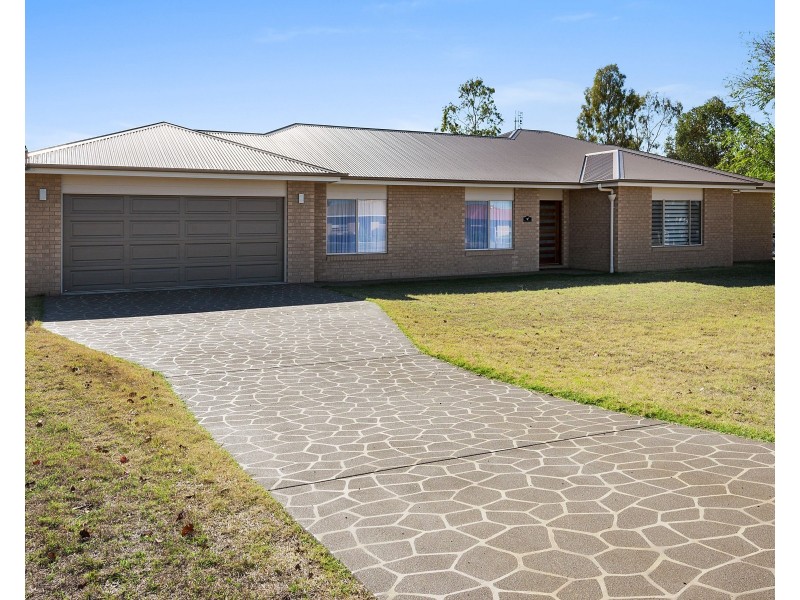 127 Hill Street, Pittsworth QLD 4356