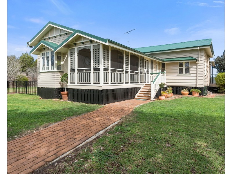120 Meynink Road, Hodgson Vale QLD 4352