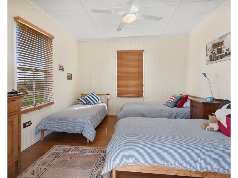120 Meynink Road, Hodgson Vale QLD 4352