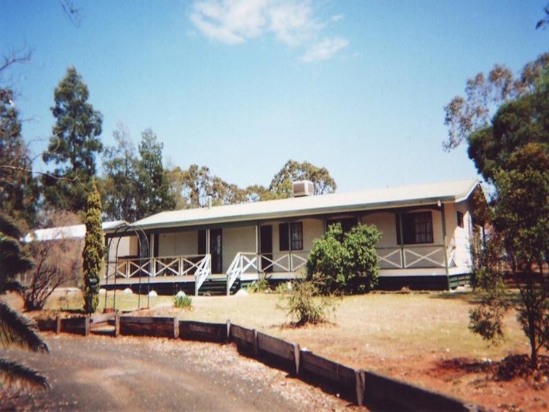 17 Bruce Road, Millmerran QLD 4357