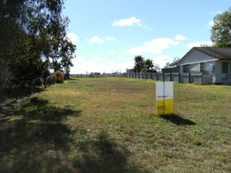 48 John, Southbrook QLD 4363