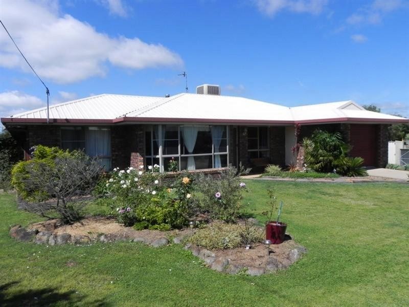 1 Cameron Street, Wyreema QLD 4352