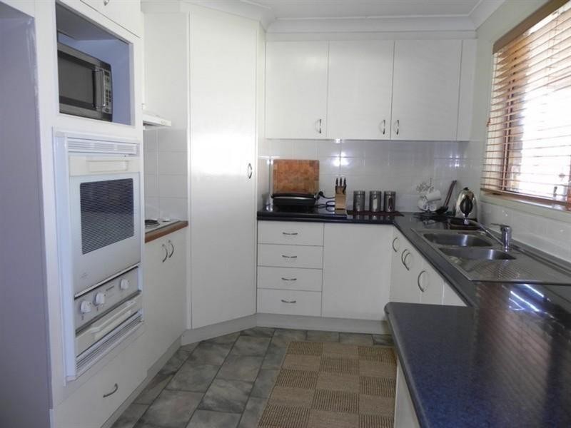 1 Cameron Street, Wyreema QLD 4352