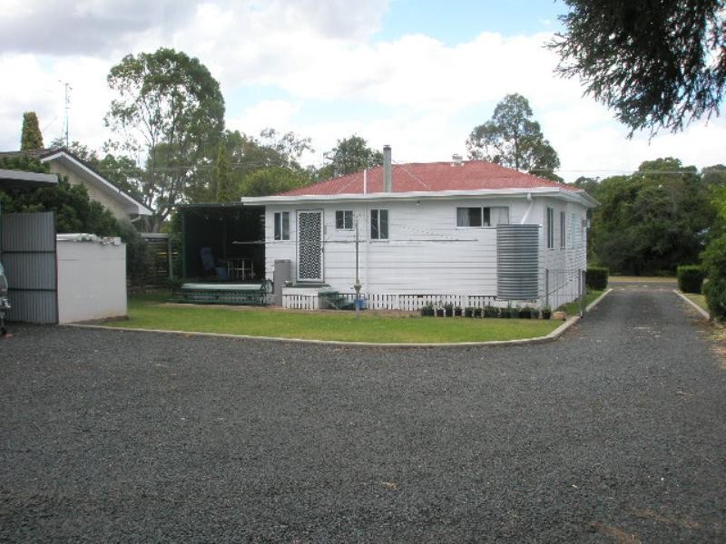 22 Bayley, Pittsworth QLD 4356