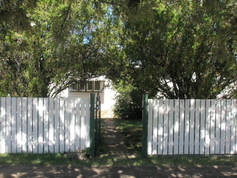 34 Murray Street, Pittsworth QLD 4356