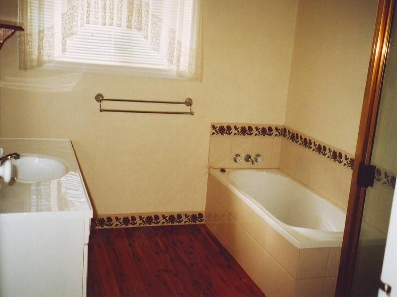 16 Frizzell Street, Southbrook QLD 4363